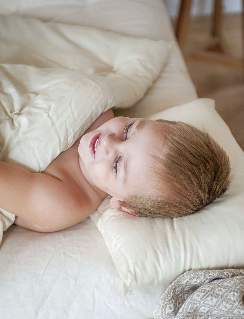 organic cotton pillow / toddler
