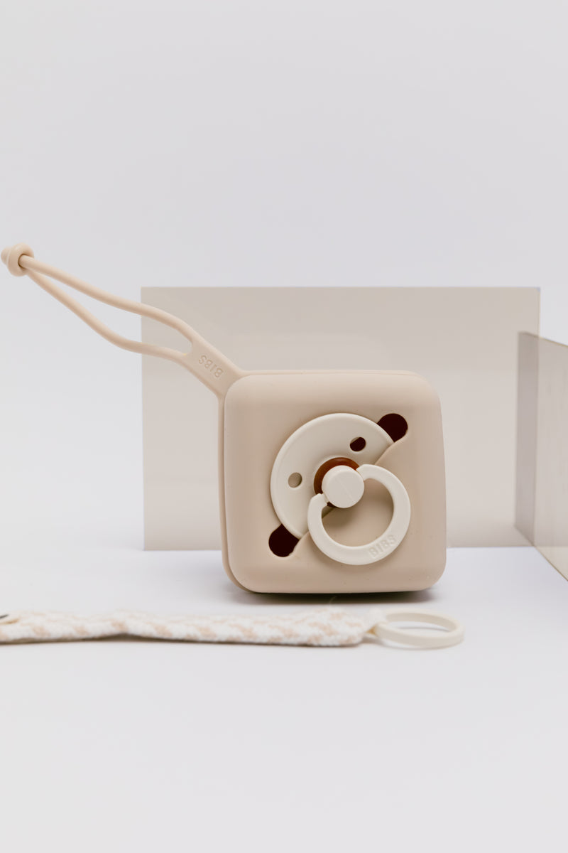 pacifier case / vanilla