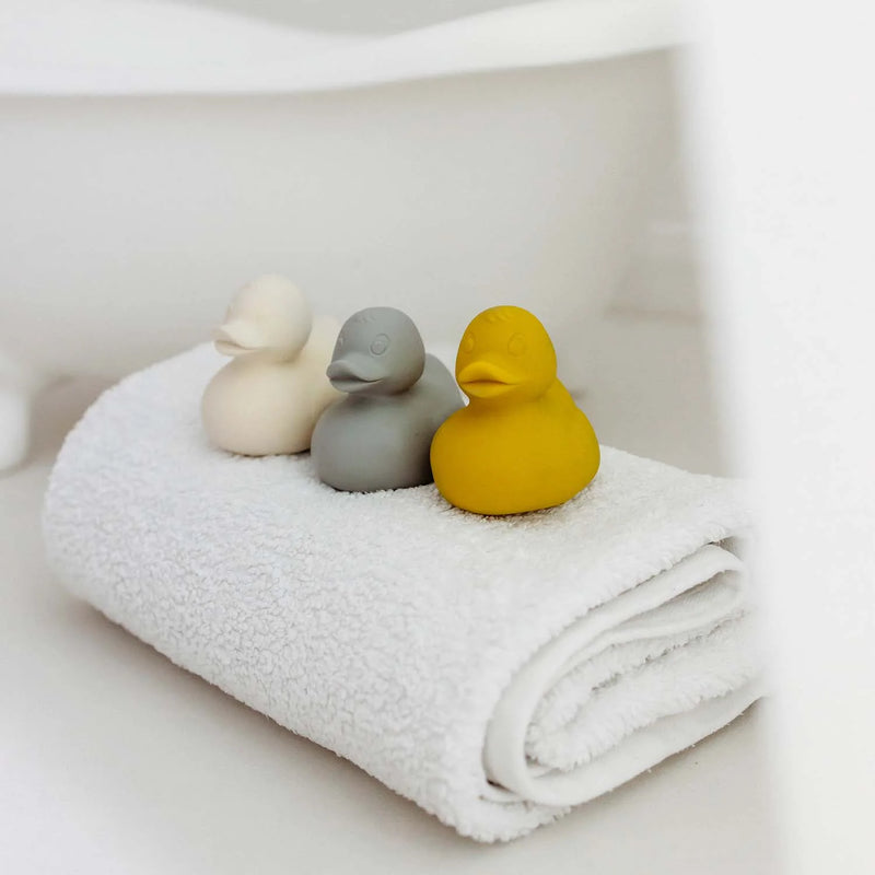 elvis the duck bath toy / yellow
