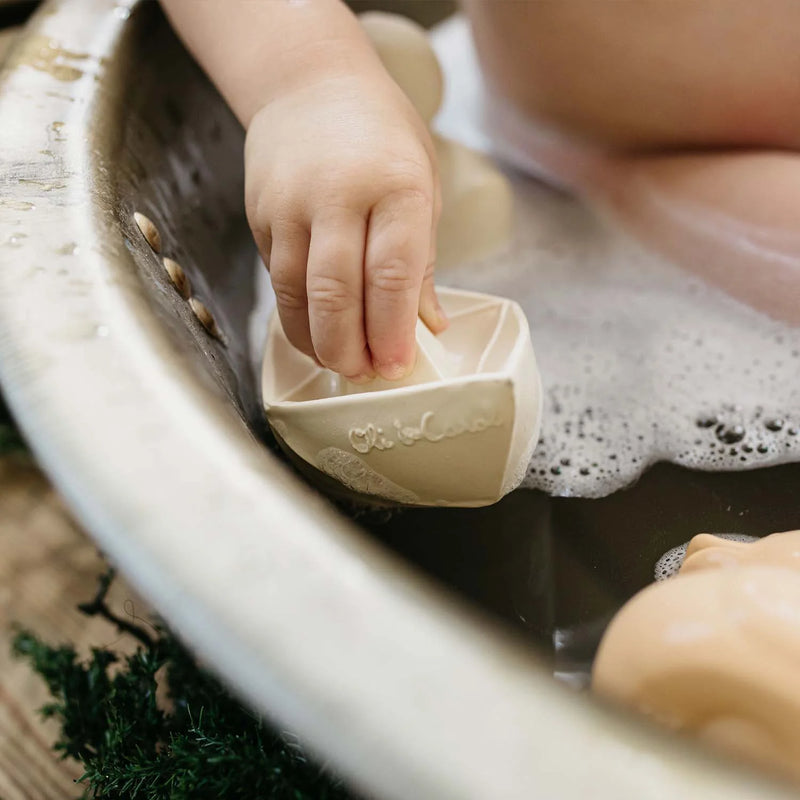 origami boat bath toy / white