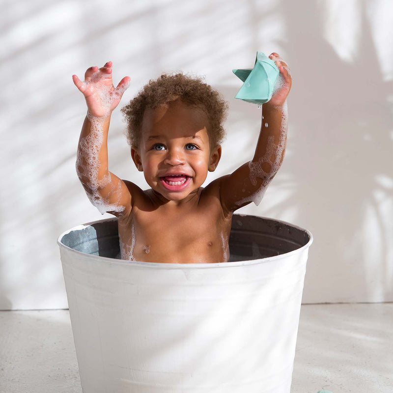 origami boat bath toy / mint