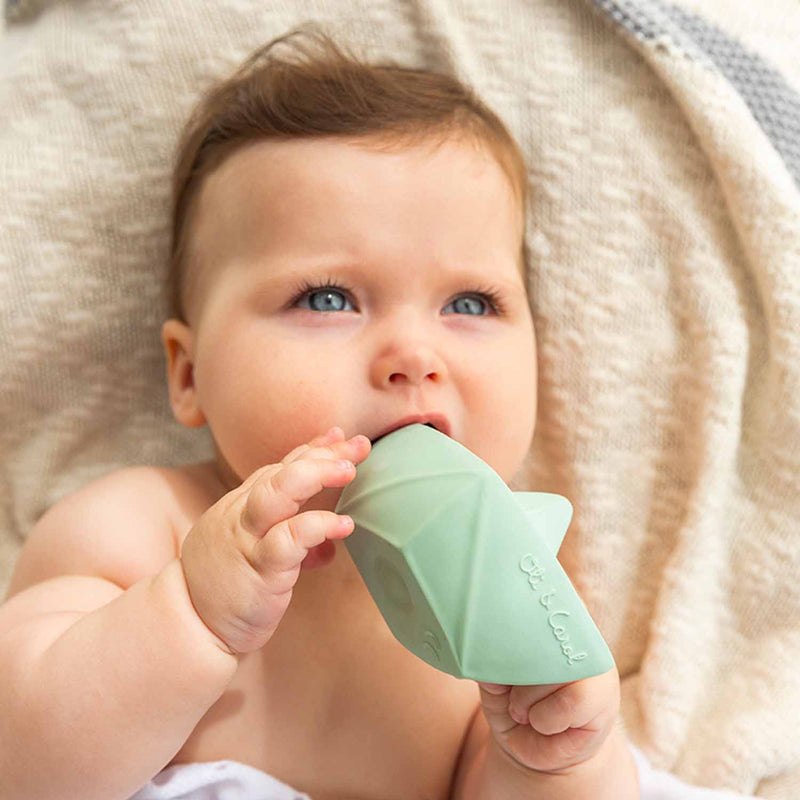 origami boat bath toy / mint