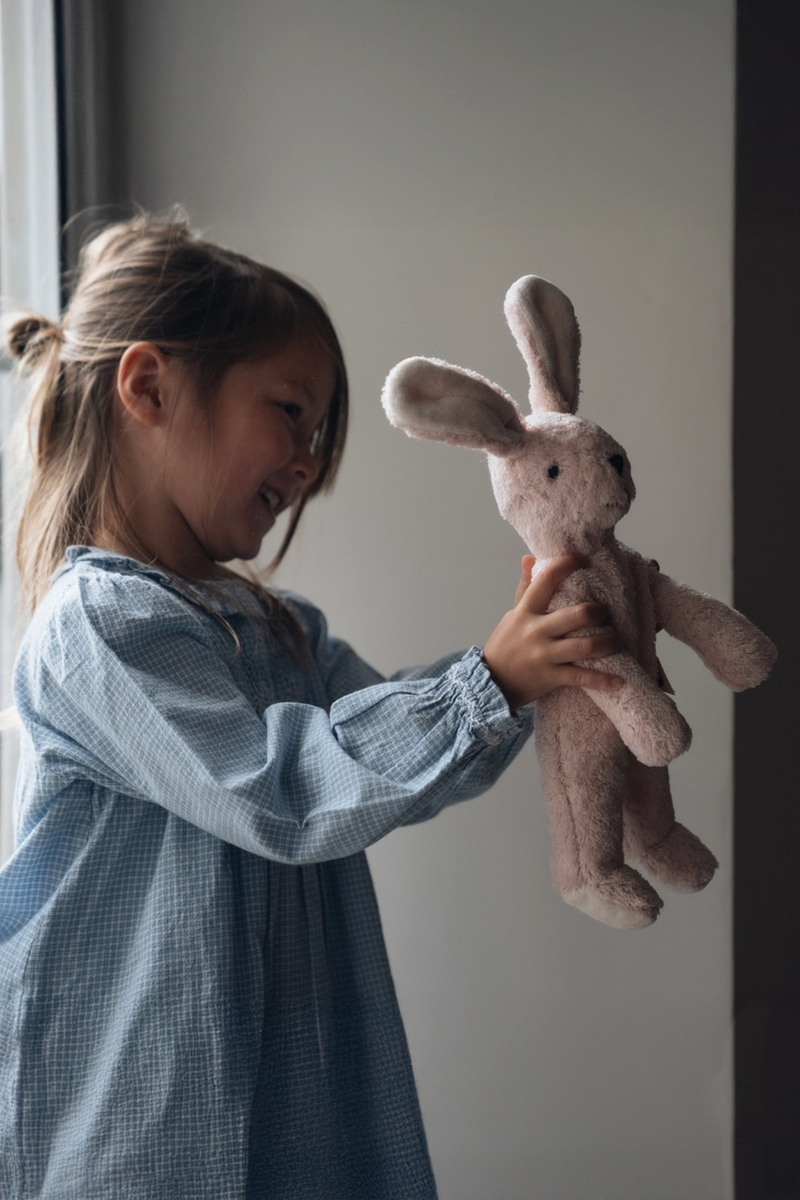 floppy animal rabbit small / rosé - sakura