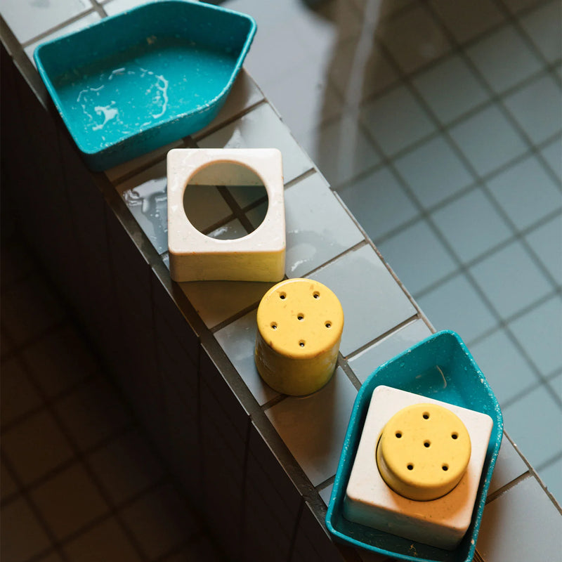 upcycled boat bath toy / yellow