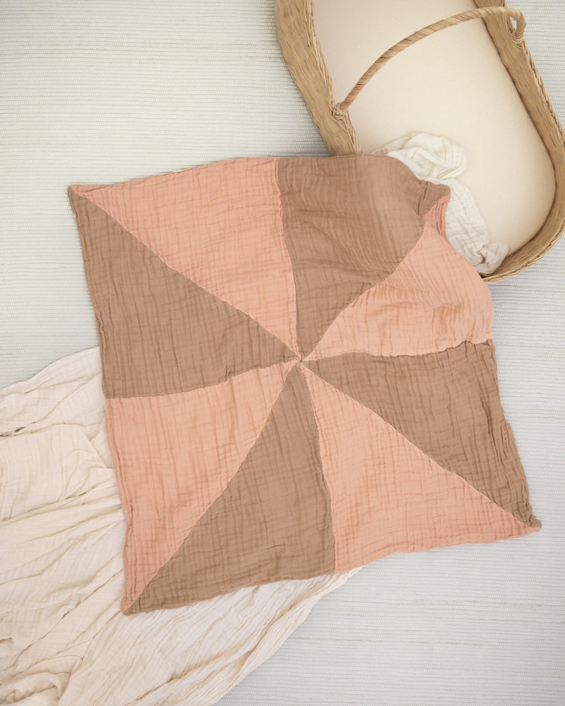 the heirloom collection / pinwheel baby blanket (umber, sienna)