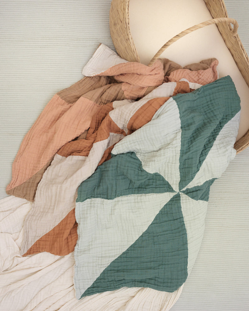 the heirloom collection / pinwheel baby blanket (umber, sienna)